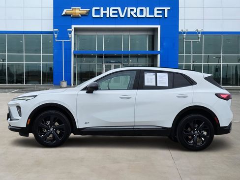 Used 2025 Buick Envision Sport Touring image 3