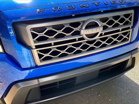 Used 2024 Nissan Frontier SL w/ Technology Package image 30