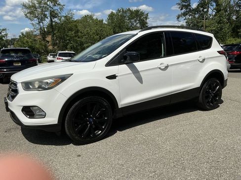 Used 2017 Ford Escape SE w/ Equipment Group 201A AWD/4WD image 11