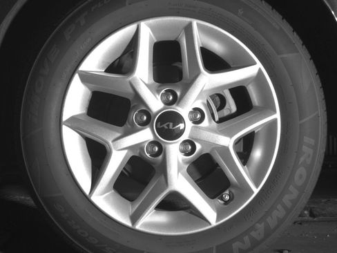Used 2025 Kia Soul LX w/ LX Technology Package FWD image 18