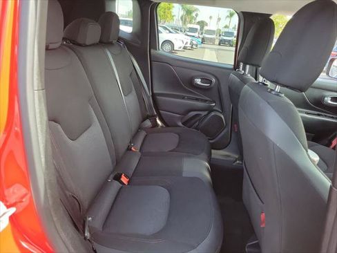 Certified 2023 Jeep Renegade Trailhawk AWD/4WD image 21