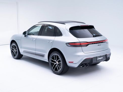Certified 2026 Porsche Macan AWD/4WD image 3