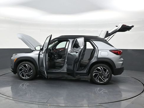 Used 2025 Chevrolet TrailBlazer RS FWD image 31