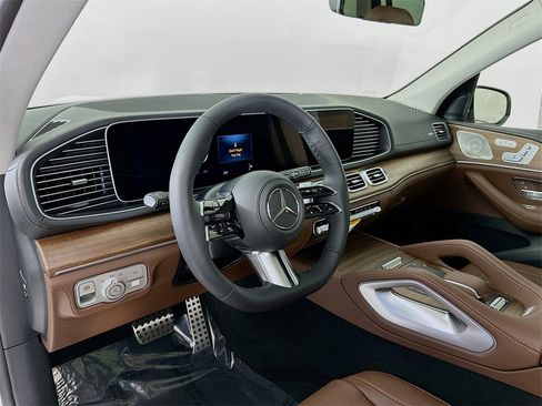 New 2026 Mercedes-Benz GLS 450 4MATIC image 9