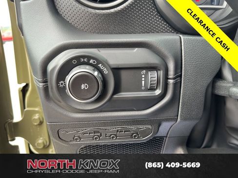 New 2025 Jeep Wrangler Unlimited Rubicon 392 image 9