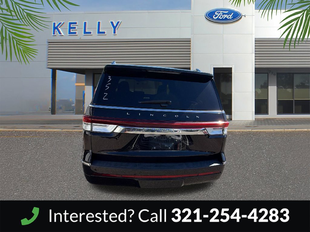 Used 2023 Lincoln Navigator Reserve RWD image 4