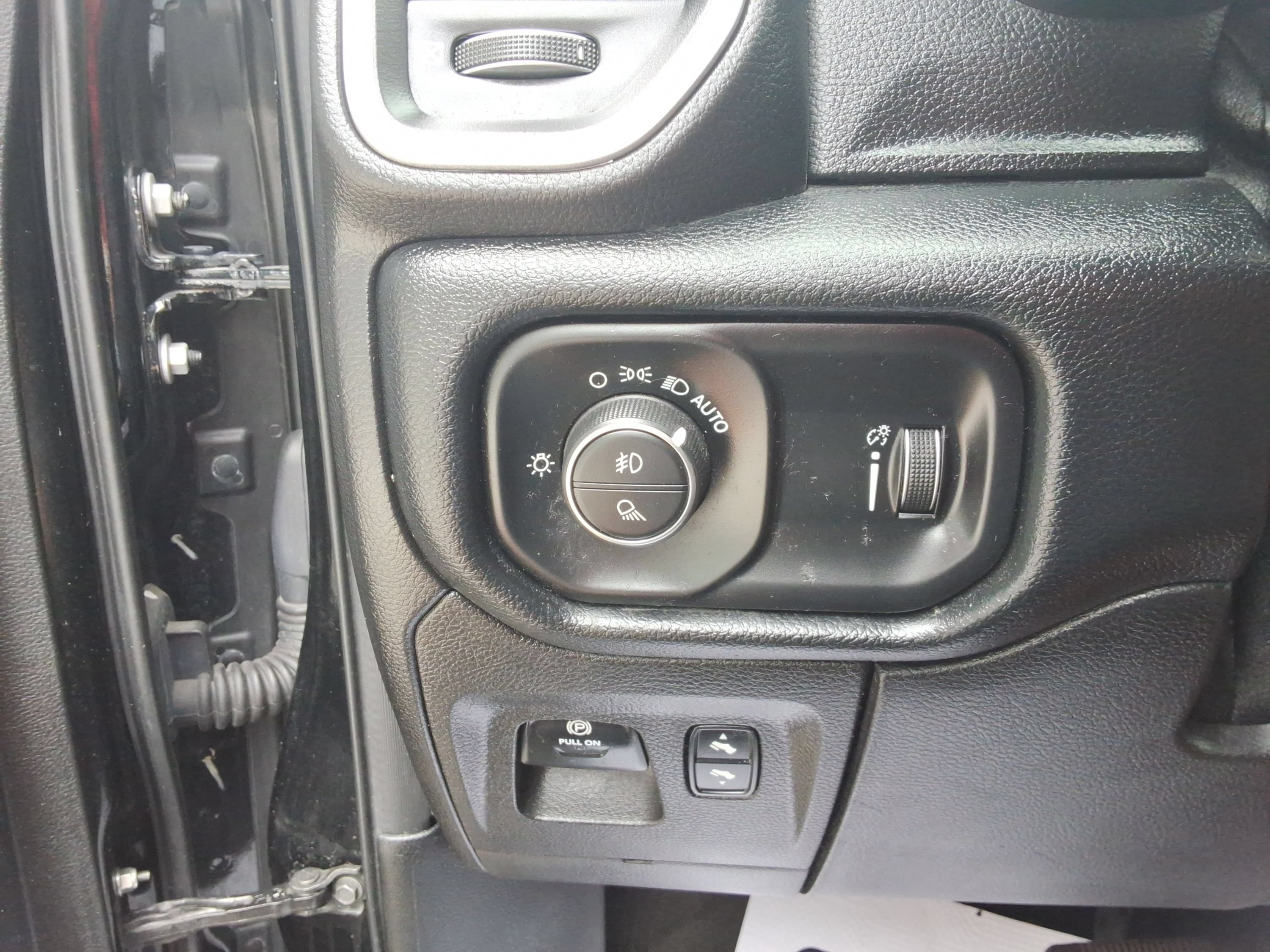 Used 2020 RAM 1500 Big Horn AWD/4WD image 34