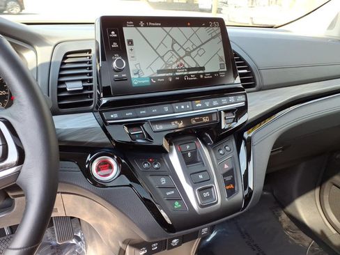 Certified 2025 Honda Odyssey Elite image 8
