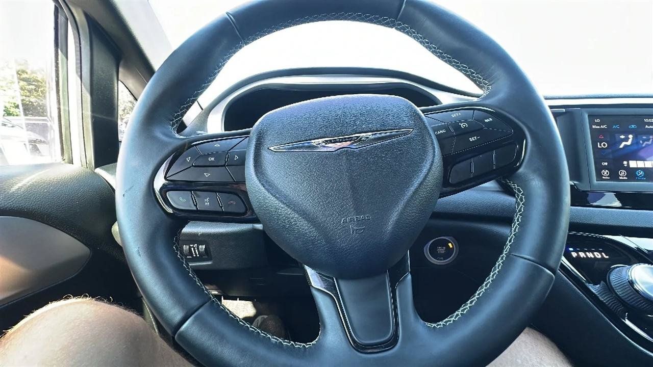 Used 2018 Chrysler Pacifica Touring Plus w/ S Appearance Package FWD image 39