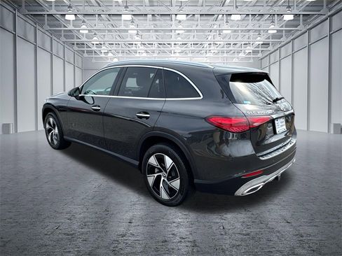 Used 2024 Mercedes-Benz GLC 300 4MATIC image 5