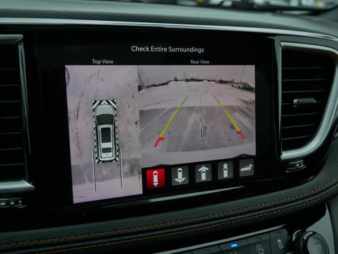 Used 2022 Chrysler Pacifica Pinnacle image 38