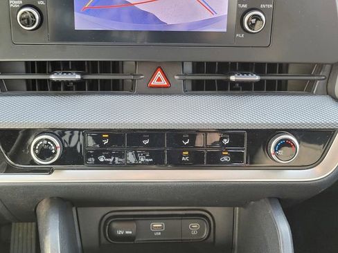 Used 2023 Kia Sportage LX AWD/4WD image 21