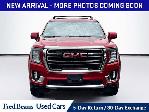Used 2022 GMC Yukon XL SLT w/ SLT Luxury Package AWD/4WD image 2