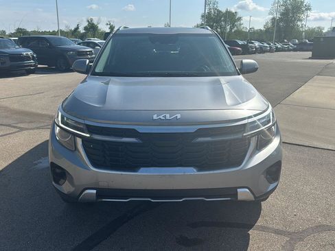 Used 2025 Kia Seltos EX w/ EX Sunroof Package AWD/4WD image 8