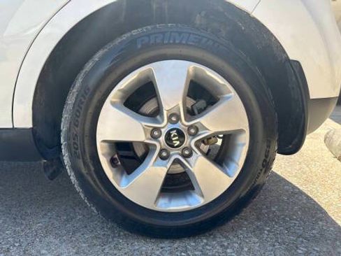 Used 2019 Kia Soul FWD image 23