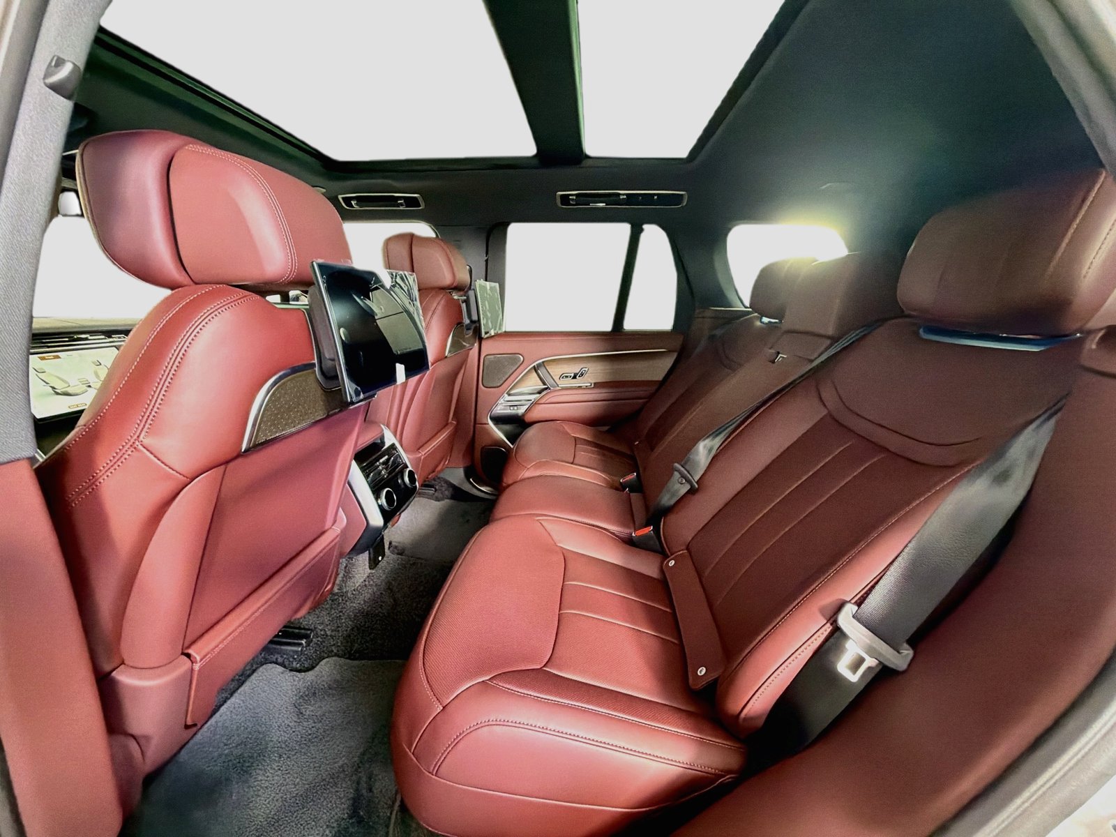New 2026 Land Rover Range Rover Autobiography AWD/4WD image 27