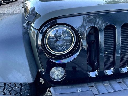 Used 2015 Jeep Wrangler Sport image 25