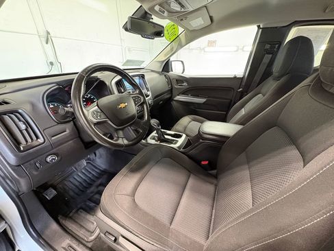 Used 2022 Chevrolet Colorado LT w/ Fleet Safety Package RWD image 19