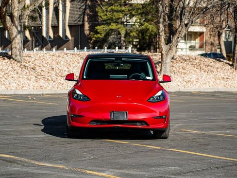 Used 2023 Tesla Model Y Long Range image 2