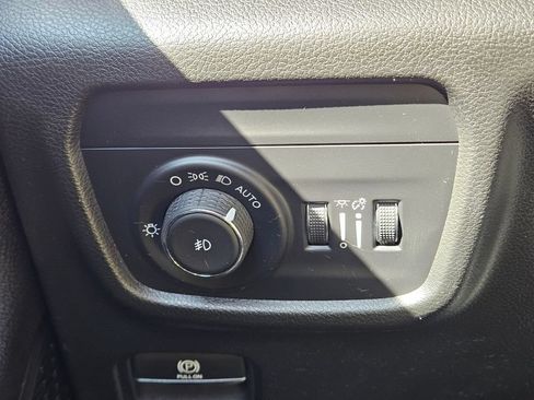 Used 2023 Jeep Grand Cherokee L Limited w/ Luxury Tech Group II AWD/4WD image 25