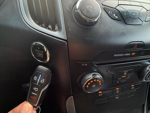 Used 2016 Ford Edge SE image 22