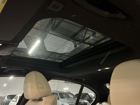 New 2025 BMW 330i xDrive Sedan w/ Convenience Package image 22