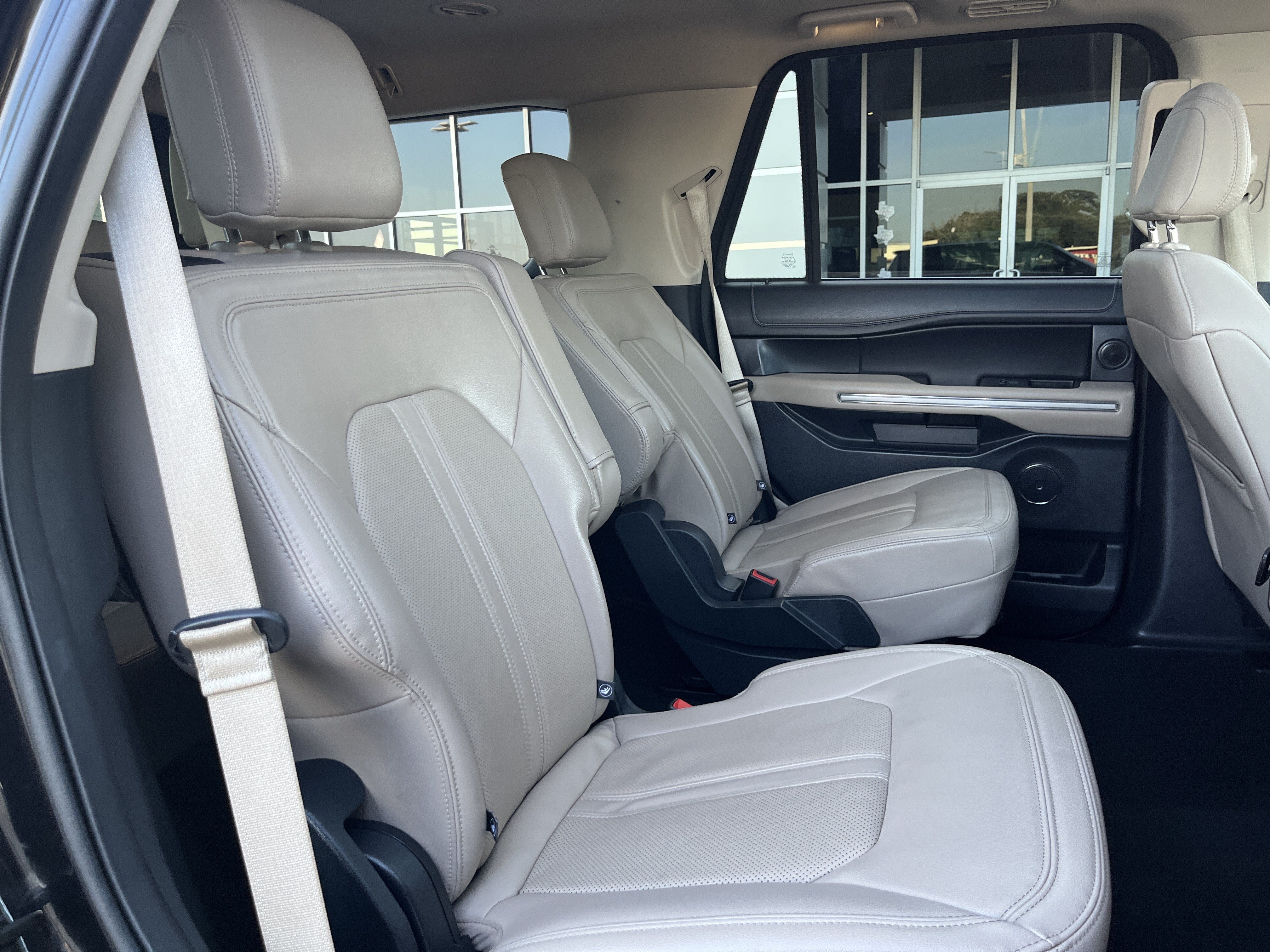 Used 2024 Ford Expedition Limited AWD/4WD image 19