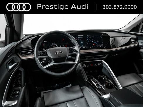 Used 2025 Audi Q5 Premium Plus w/ Premium Plus AWD/4WD image 4