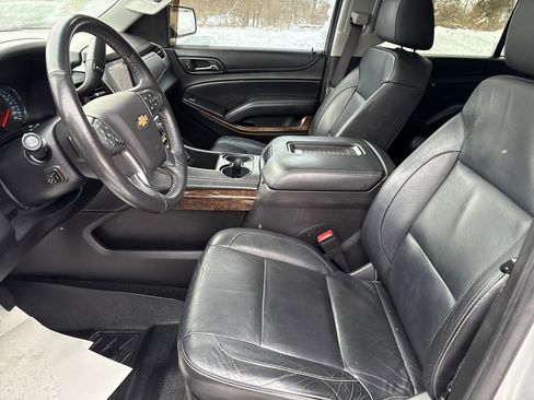 Used 2016 Chevrolet Suburban LT image 9