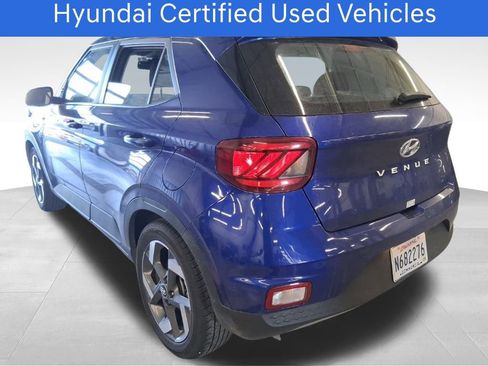Certified 2025 Hyundai Venue SEL image 3