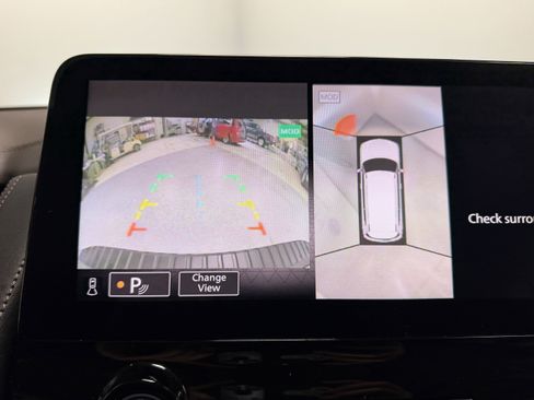 Used 2024 Nissan Armada Platinum w/ Captain's Chairs Package image 12