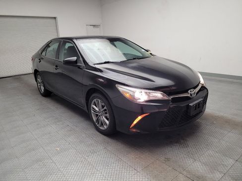 Used 2017 Toyota Camry SE FWD image 13