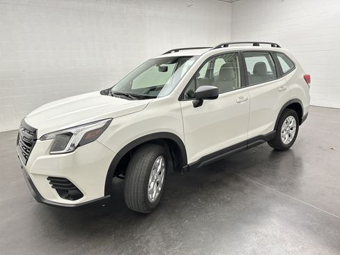 Used 2024 Subaru Forester AWD/4WD image 4