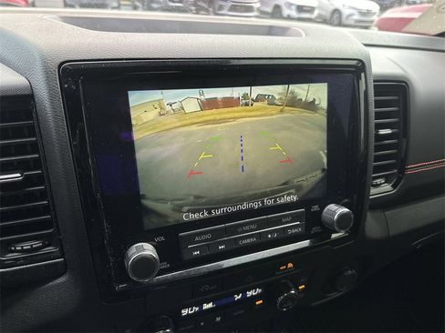 Used 2023 Nissan Frontier PRO-4X w/ Technology Package image 17