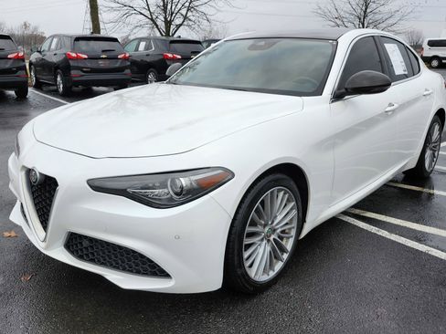 Used 2019 Alfa Romeo Giulia Ti w/ Quick Order Package 22X Lusso image 15