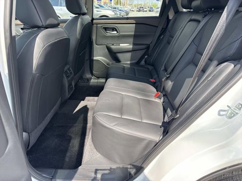 Used 2023 Nissan Rogue SL w/ SL Premium Package image 28