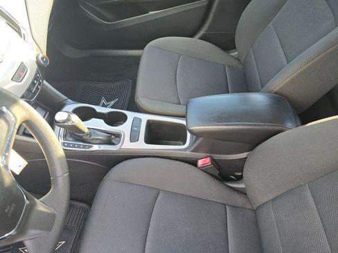 Used 2018 Chevrolet Cruze LS image 29