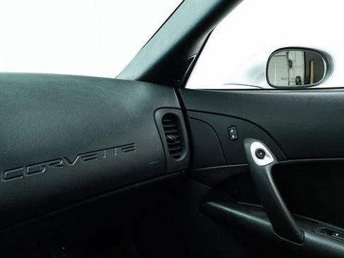 Used 2006 Chevrolet Corvette Coupe w/ Preferred Equipment Group image 26