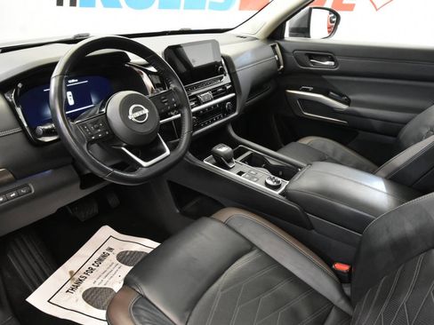 Used 2022 Nissan Pathfinder Platinum w/ Cargo Package image 12