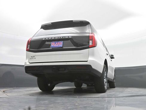 New 2025 Ford Expedition Active image 25