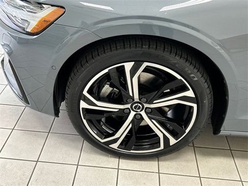 Certified 2024 Volvo S60 B5 Plus image 8
