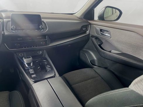 Used 2023 Nissan Rogue SV image 22