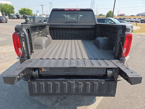 Used 2023 GMC Sierra 1500 AT4 w/ Technology Package AWD/4WD image 36