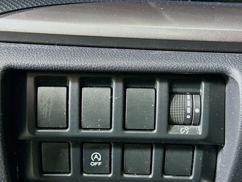 Used 2020 Subaru Forester Premium image 17