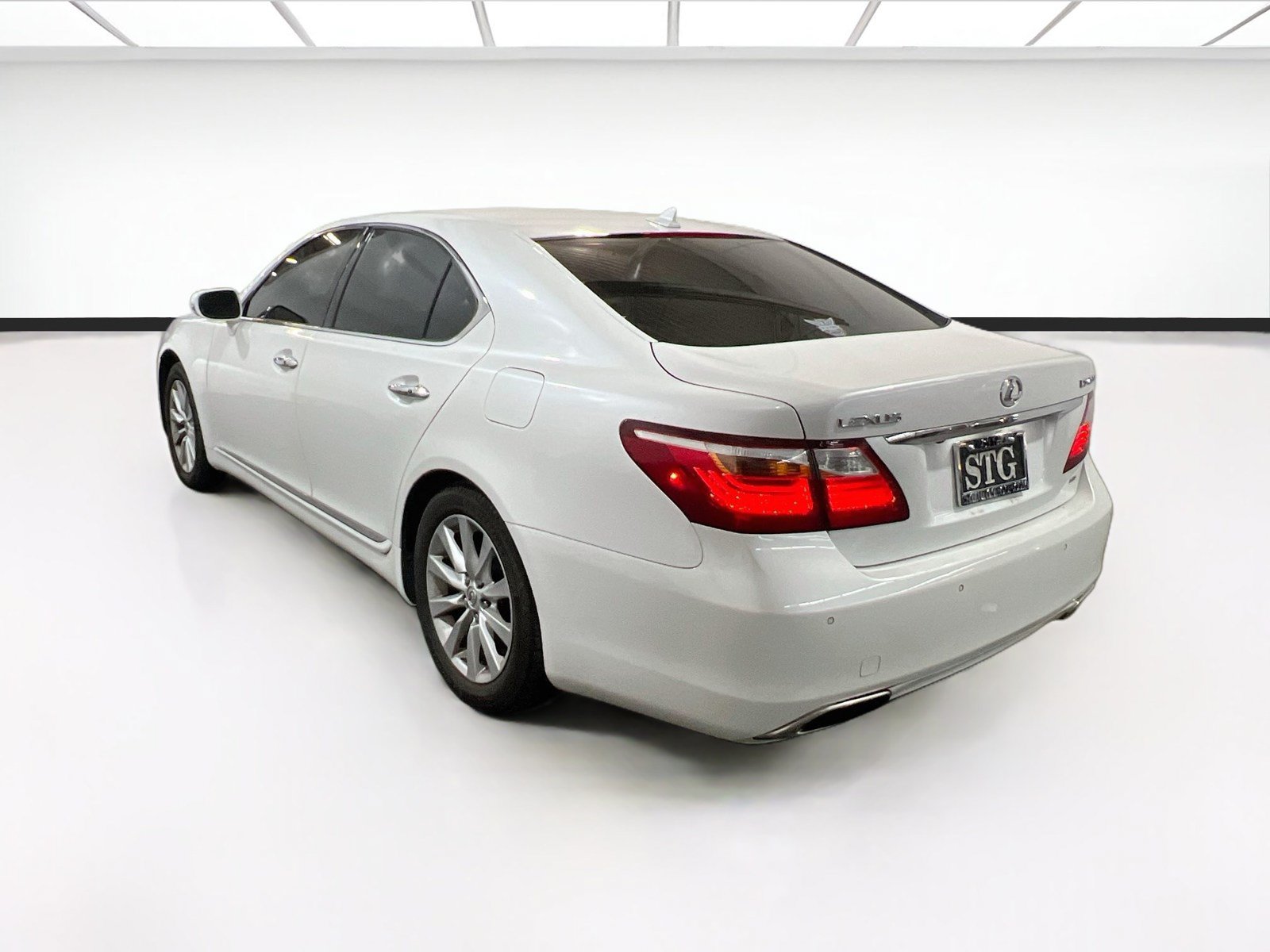 Used 2010 Lexus LS 460 AWD w/ Comfort Pkg image 6