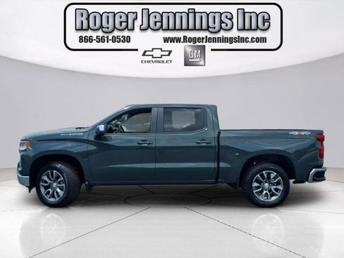 Used 2025 Chevrolet Silverado 1500 LT AWD/4WD image 2