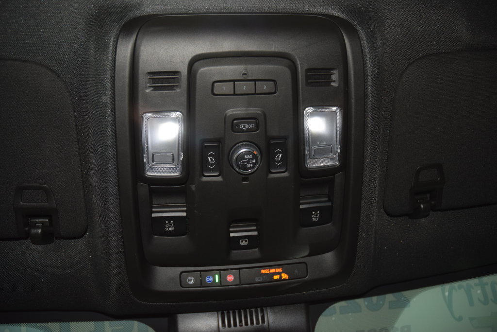 Used 2023 Chevrolet Tahoe Z71 w/ Luxury Package AWD/4WD image 52