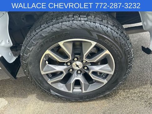 Used 2021 Chevrolet Silverado 1500 RST w/ Convenience Package II AWD/4WD image 12