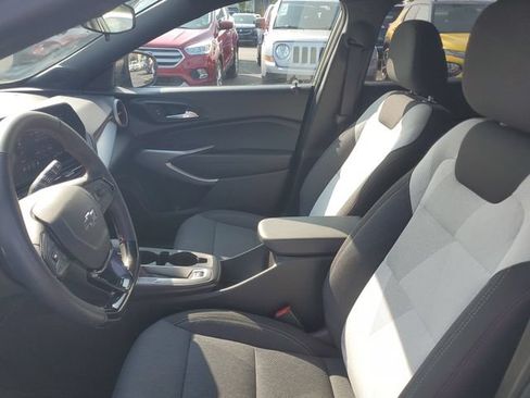 Certified 2024 Chevrolet Trax RS w/ Driver Confidence Package FWD image 15