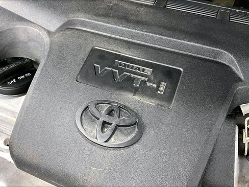 Used 2018 Toyota RAV4 XLE image 40